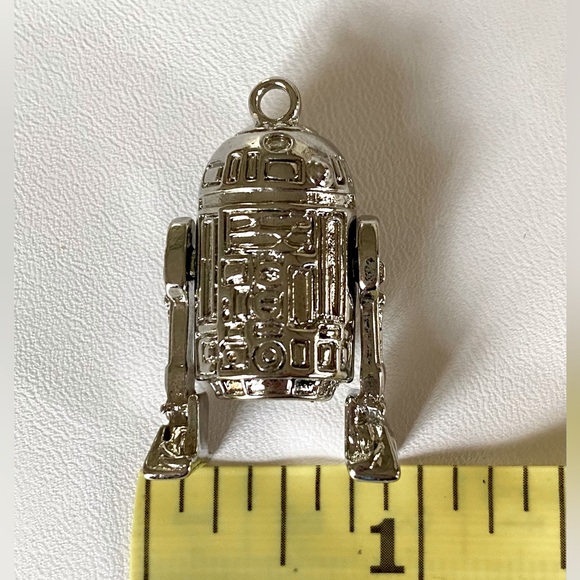 🚫SOLD OUT🚫 *RARE* Signed Lucas Film R2D2 Articulated Charm Pendant - Picture 4 of 4